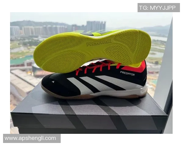 阿迪达斯猎鹰18vs评测对比解析助你选择最佳运动鞋