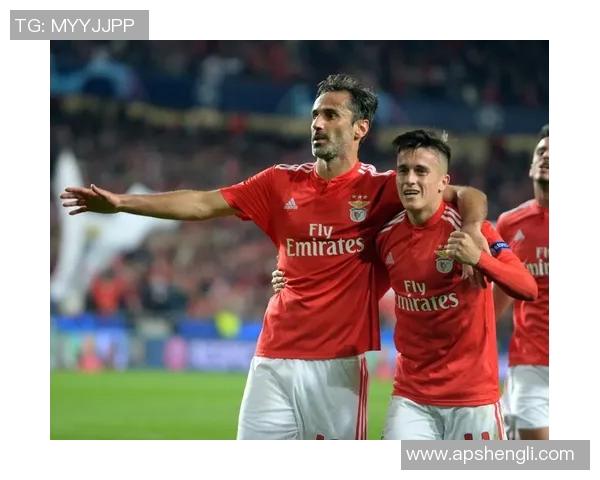 本菲卡与里昂国冠杯激战正酣谁将晋级下一轮较量