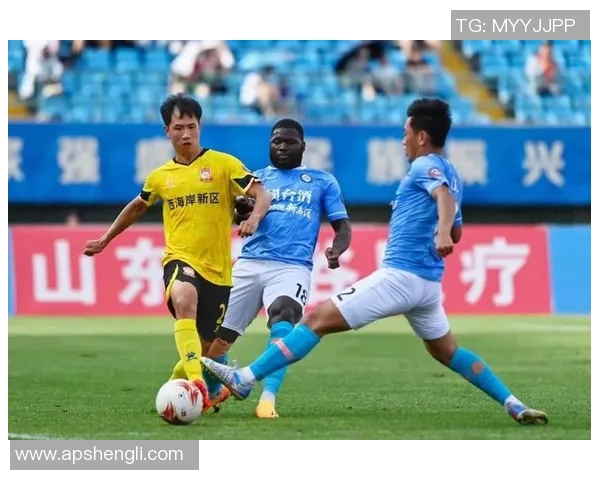 武汉足球队以59分领跑精英赛积分榜展现强劲实力 武汉足球队以59分领跑精英赛积分榜展现强劲实力