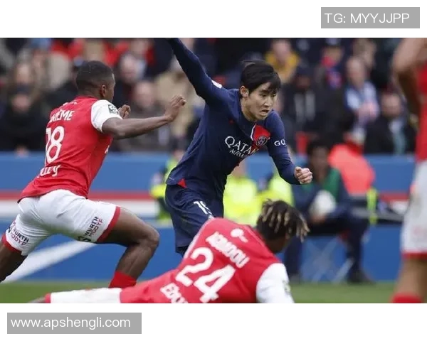 里尔与兰斯比赛因故延期进行球迷期待新赛程安排